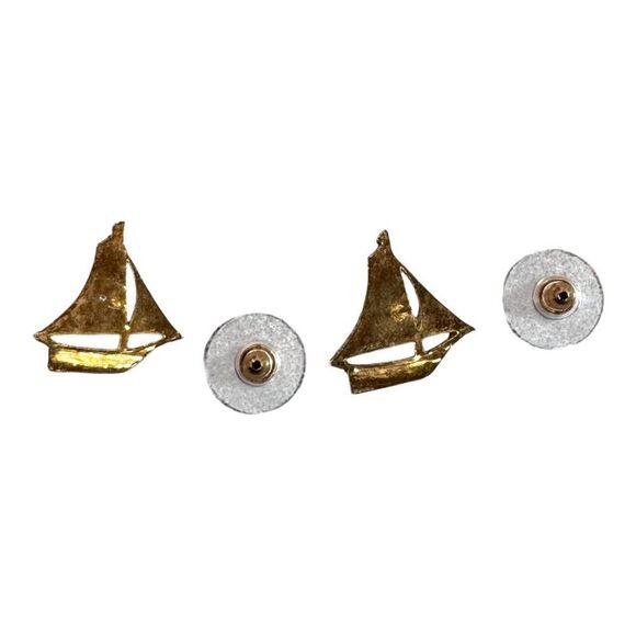 Vintage Sailboat Gold-Tone Stud Earrings Boat Beach Cruise Nautical Vacation - Picture 3 of 6